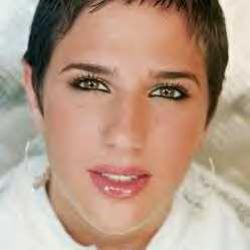 bonjour a touts et  toute mes ami(e) bissssssssss